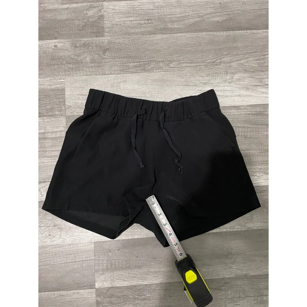 Lululemon Hotty Hot Shorts Size 4 Black Drawstring Side Pockets